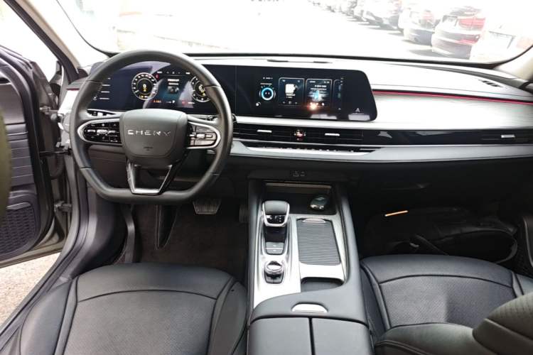 Used Chery Arrizo 8 2023 1.6T DCT Elite Center Console