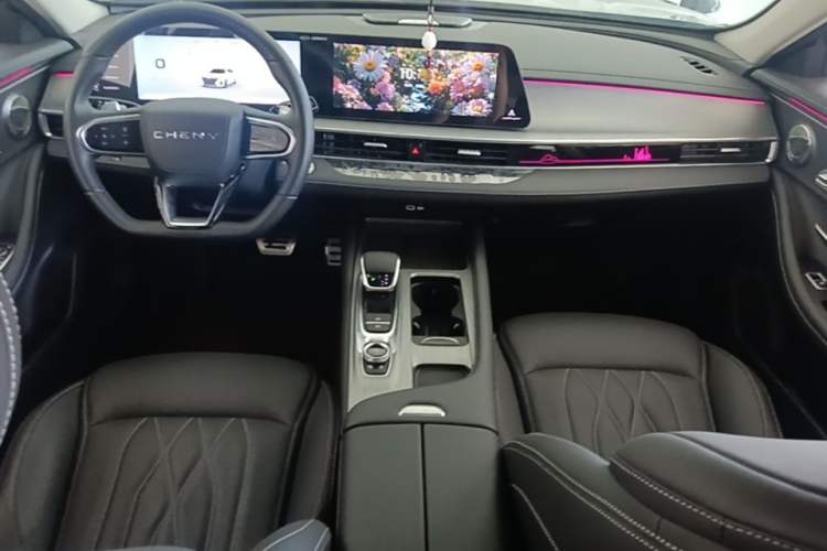 Used Chery Arrizo 8 2023 High-Performance Edition 2.0T DCT Powerfully Equipped Center Console