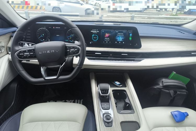 Used Chery Arrizo 8 2023 1.6T DCT Ya Center Console