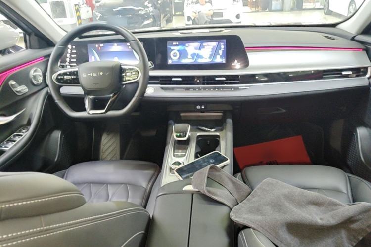 Used Chery Arrizo 8 2023 1.6T DCT Elite Center Console