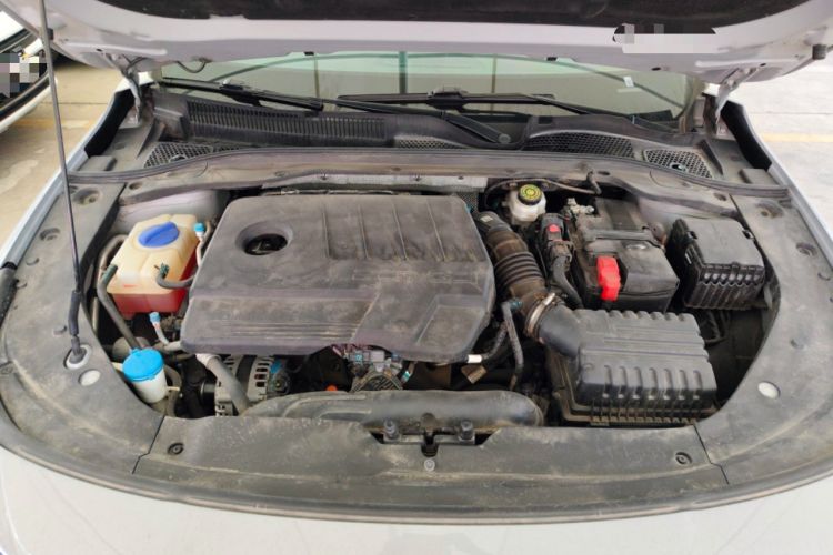 Used Chery Arrizo 8 2023 High-Performance Edition 2.0T DCT Powerfully Equipped Engine Bay