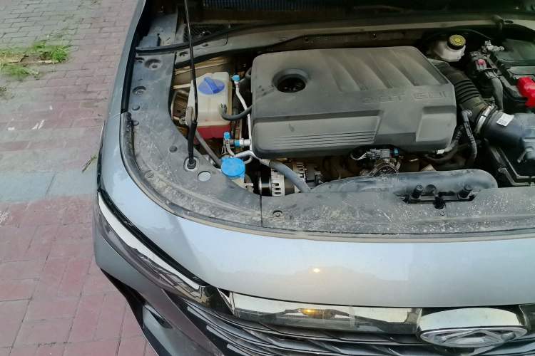 Used Chery Arrizo 8 2023 High-Performance Edition 2.0T DCT Powerfully Equipped Engine Bay Right