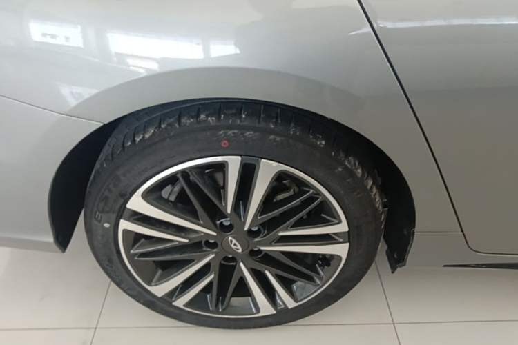 Used Chery Arrizo 8 2023 High-Performance Edition 2.0T DCT Powerfully Equipped Exterior 5