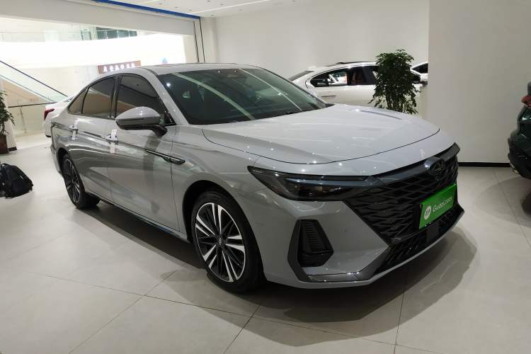 Used Chery Arrizo 8 2023 High-Performance Edition 2.0T DCT Powerfully Equipped Front Right 45 Deg