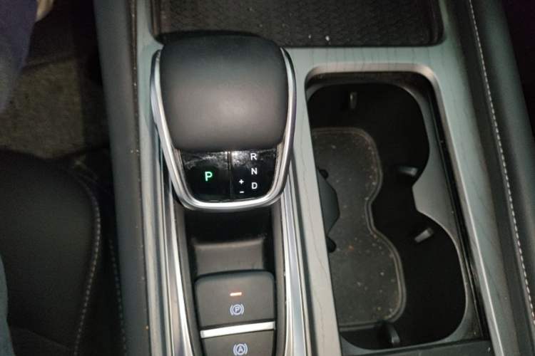 Used Chery Arrizo 8 2023 High-Performance Edition 2.0T DCT Powerfully Equipped Gear Lever
