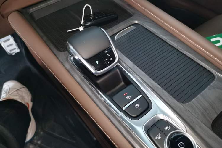 Used Chery Arrizo 8 2023 High-Performance Edition 2.0T DCT Powerfully Equipped Gear Lever