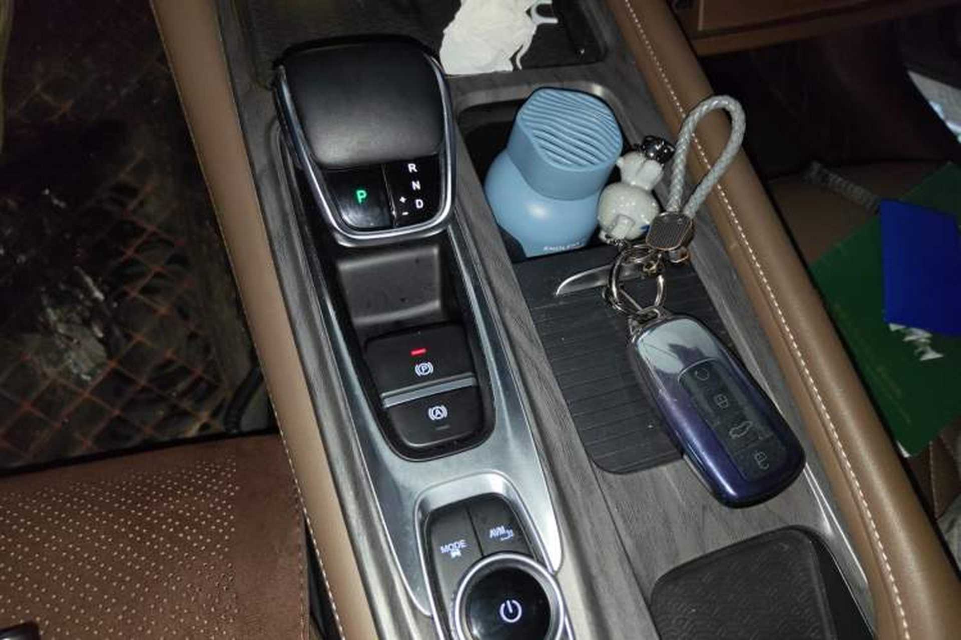 Used Chery Arrizo 8 2023 High-Performance Edition 2.0T DCT Powerfully Equipped Gear Lever