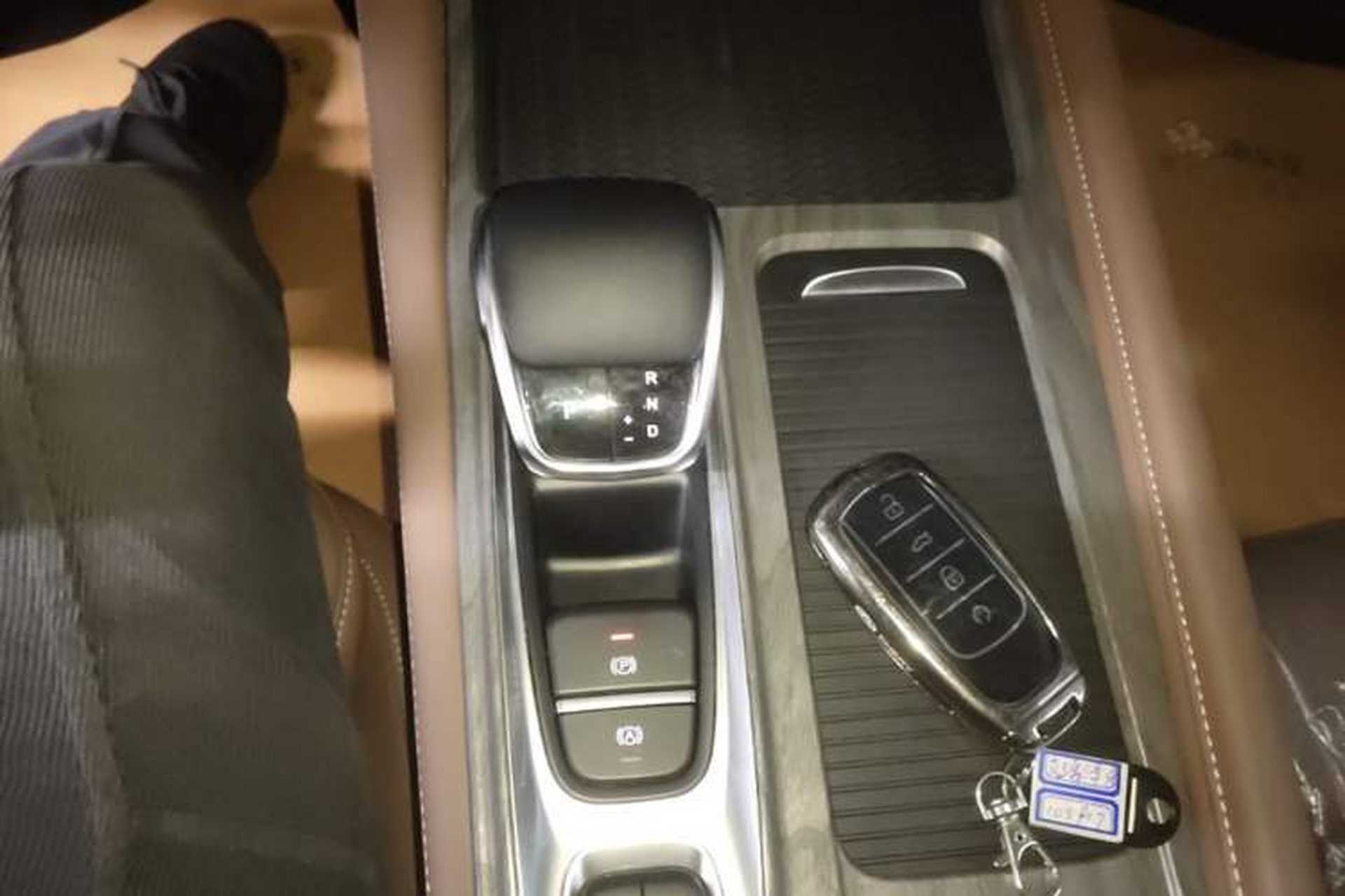 Used Chery Arrizo 8 2023 High-Energy Edition 2.0T DCT Luxury Gear Lever
