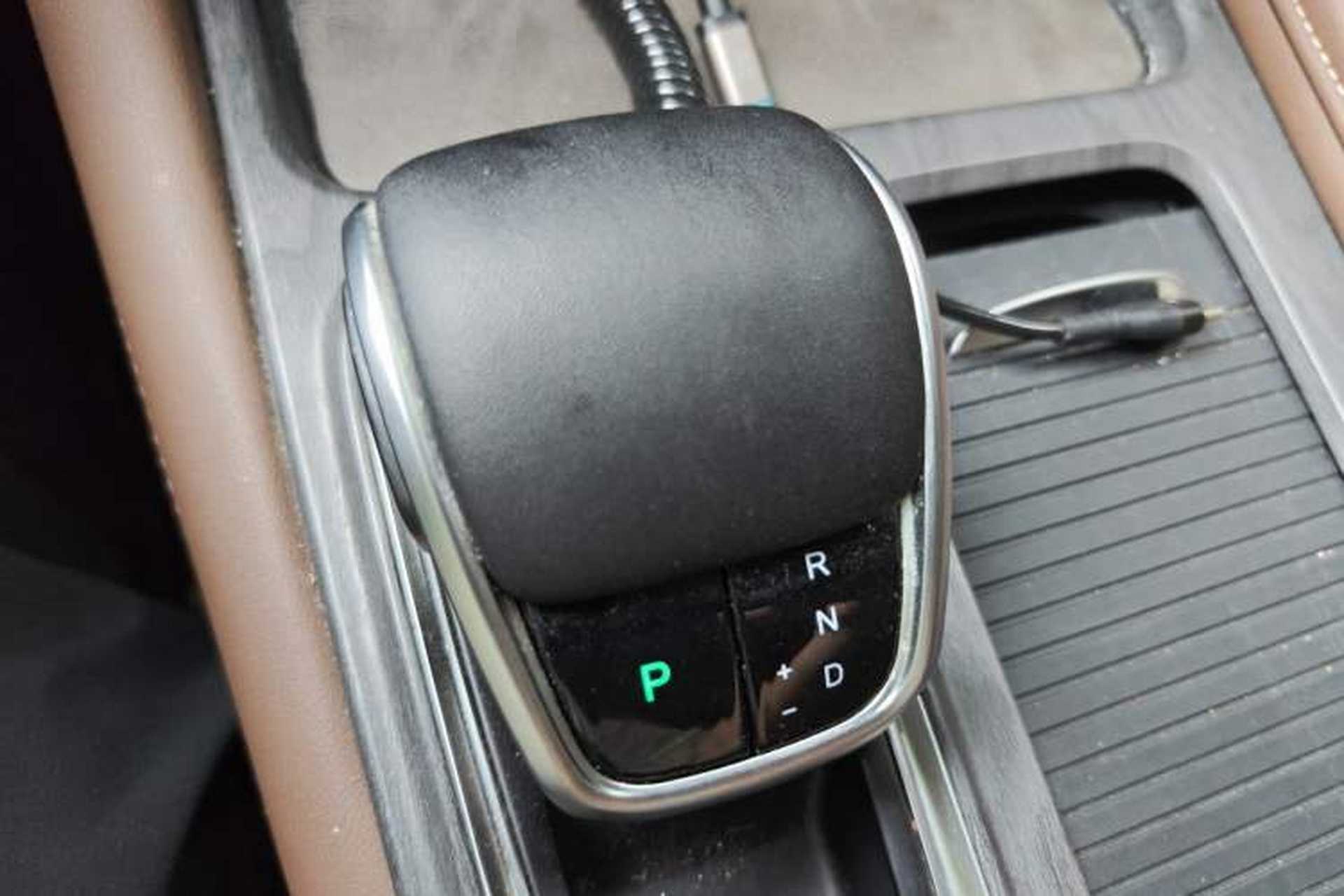 Used Chery Arrizo 8 2023 High-Performance Edition 2.0T DCT Powerfully Equipped Gear Lever