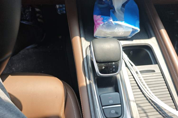 Used Chery Arrizo 8 2023 High-Performance Edition 2.0T DCT Powerfully Equipped Gear Lever