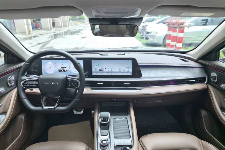 Used Chery Arrizo 8 2023 High-Performance Edition 2.0T DCT Powerfully Equipped Interior 1