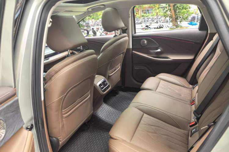 Used Chery Arrizo 8 2023 High-Performance Edition 2.0T DCT Powerfully Equipped Interior 2