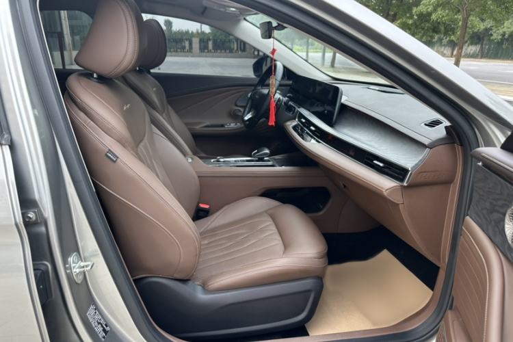 Used Chery Arrizo 8 2023 High-Performance Edition 2.0T DCT Powerfully Equipped Interior 2