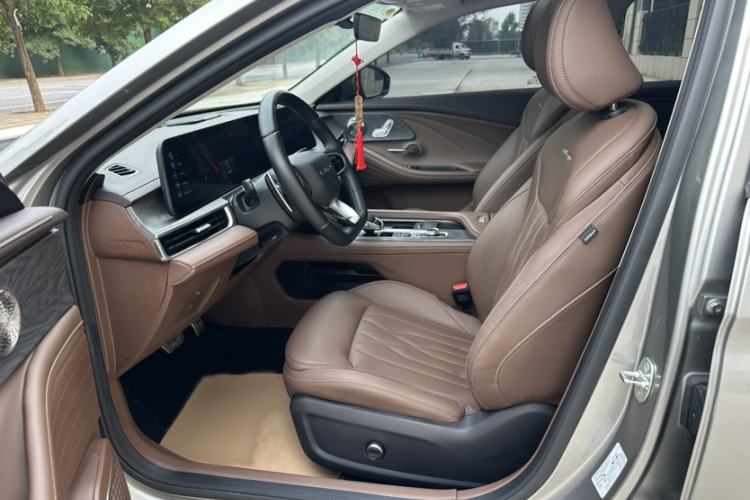 Used Chery Arrizo 8 2023 High-Performance Edition 2.0T DCT Powerfully Equipped Interior 3