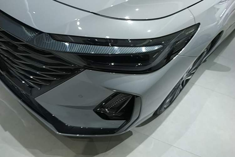 Used Chery Arrizo 8 2023 High-Performance Edition 2.0T DCT Powerfully Equipped Left Front Headlight