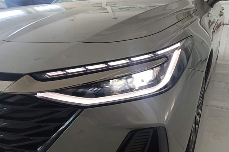Used Chery Arrizo 8 2023 High-Performance Edition 2.0T DCT Powerfully Equipped Left Front Headlight
