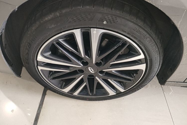 Used Chery Arrizo 8 2023 High-Performance Edition 2.0T DCT Powerfully Equipped Left Front Wheel Hub