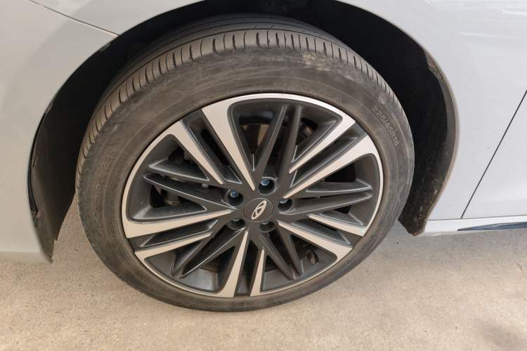 Used Chery Arrizo 8 2023 High-Performance Edition 2.0T DCT Powerfully Equipped Left Front Wheel Hub
