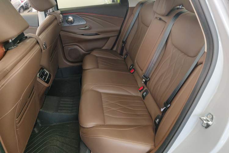 Used Chery Arrizo 8 2023 High-Performance Edition 2.0T DCT Powerfully Equipped Left Rear Seat
