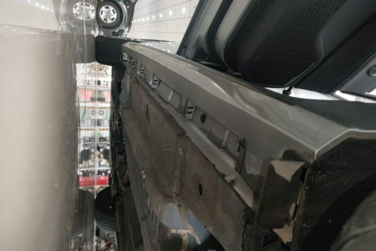 Used Chery Arrizo 8 2023 High-Performance Edition 2.0T DCT Powerfully Equipped Left Side Sill