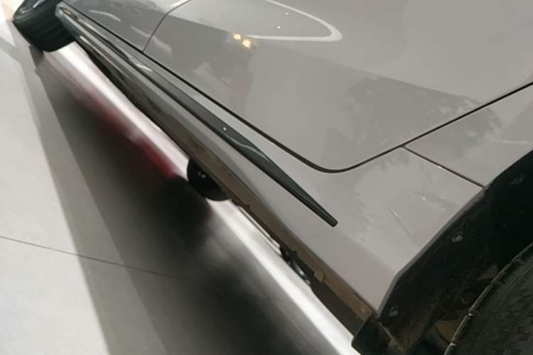 Used Chery Arrizo 8 2023 High-Performance Edition 2.0T DCT Powerfully Equipped Left Side Sill