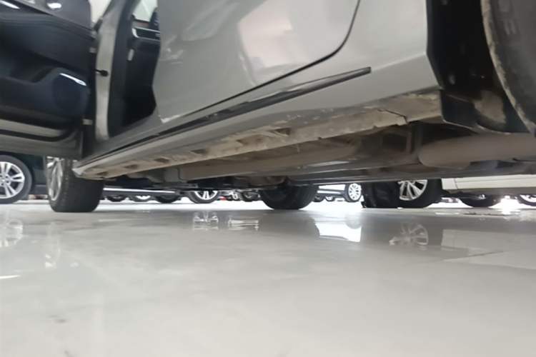 Used Chery Arrizo 8 2023 High-Performance Edition 2.0T DCT Powerfully Equipped Left Side Sill