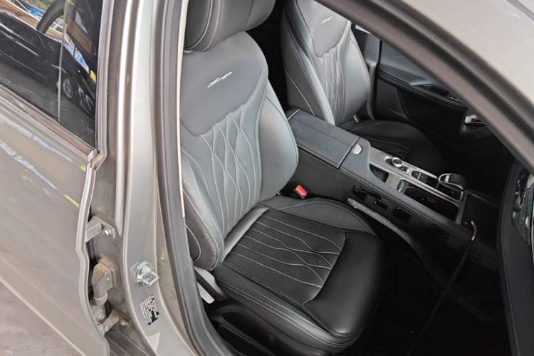 Used Chery Arrizo 8 2023 1.6T DCT Ya Right Front Seat