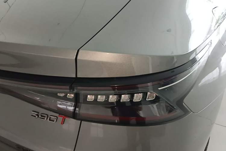Used Chery Arrizo 8 2023 High-Performance Edition 2.0T DCT Powerfully Equipped Right Rear Taillight