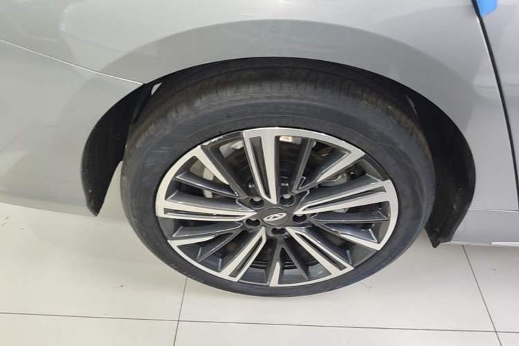 Used Chery Arrizo 8 2023 1.6T DCT Elite Right Rear Wheel Hub