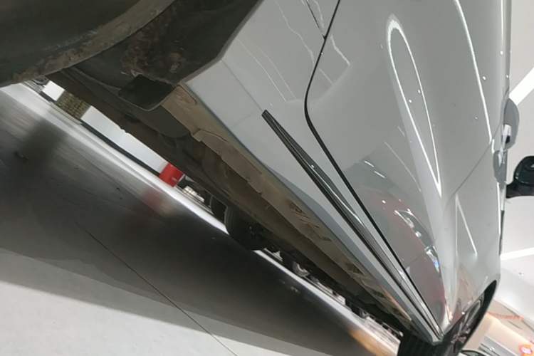 Used Chery Arrizo 8 2023 High-Performance Edition 2.0T DCT Powerfully Equipped Right Side Sill