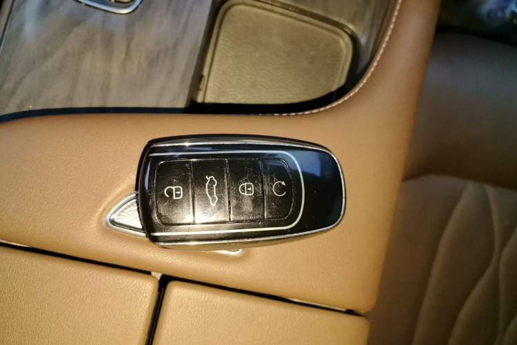 Used Chery Arrizo 8 2023 High-Performance Edition 2.0T DCT Powerfully Equipped Vehicle Key