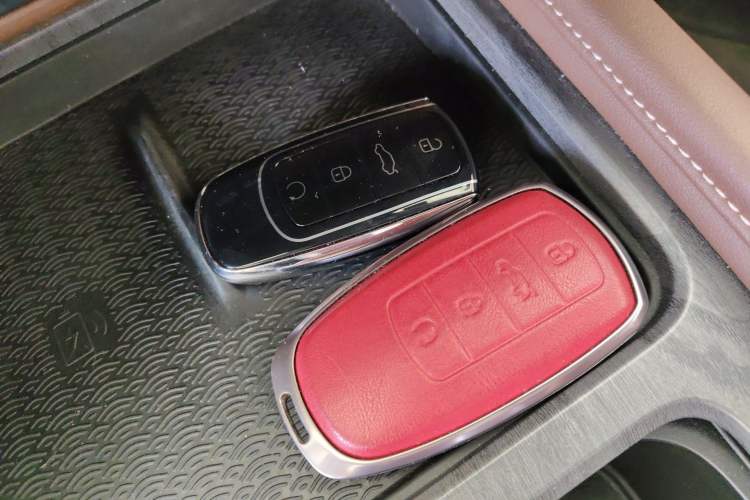 Used Chery Arrizo 8 2023 High-Performance Edition 2.0T DCT Powerfully Equipped Vehicle Key