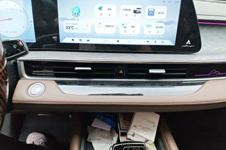 Used Chery Arrizo 8 2023 High-Performance Edition 2.0T DCT Powerfully Equipped Audio And AC Panel