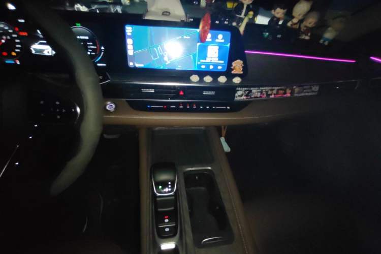 Used Chery Arrizo 8 2023 High-Performance Edition 2.0T DCT Powerfully Equipped Audio And AC Panel