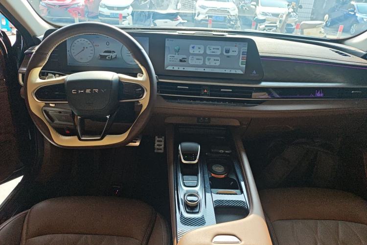 Used Chery Arrizo 8 2023 High-Performance Edition 2.0T DCT Powerfully Equipped Center Console