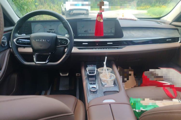 Used Chery Arrizo 8 2023 High-Performance Edition 2.0T DCT Powerfully Equipped Center Console