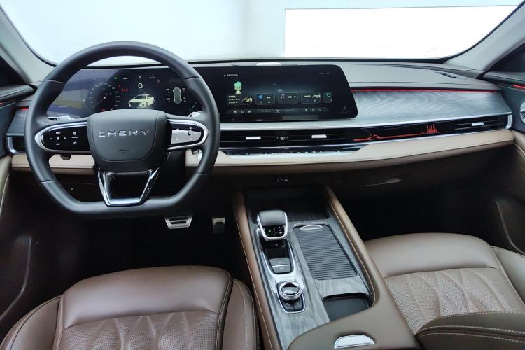Used Chery Arrizo 8 2023 High-Performance Edition 2.0T DCT Powerfully Equipped Center Console