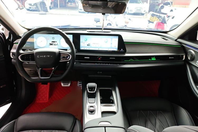 Used Chery Arrizo 8 2023 High-Performance Edition 2.0T DCT Powerfully Equipped Center Console