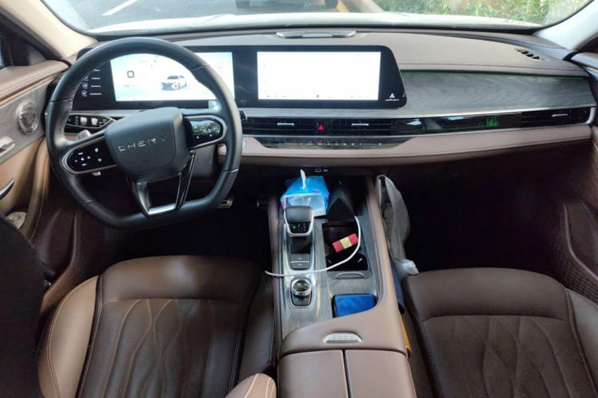 Used Chery Arrizo 8 2023 High-Performance Edition 2.0T DCT Powerfully Equipped Center Console