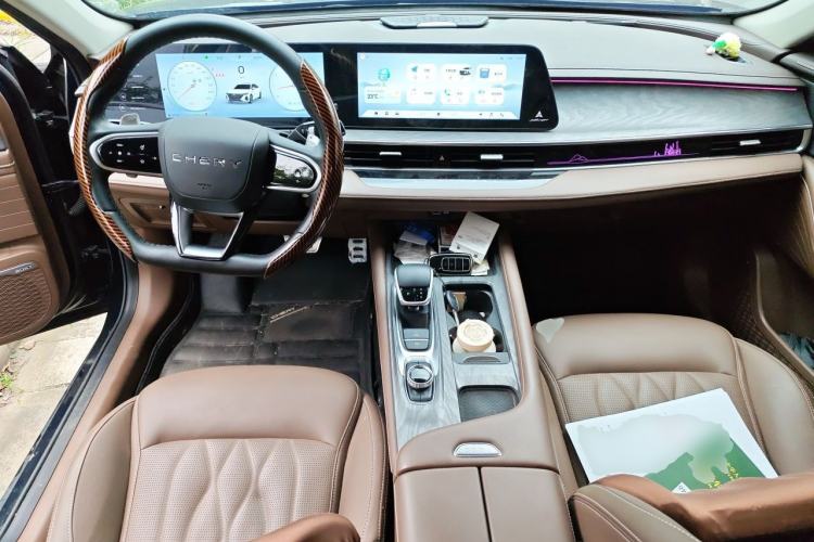 Used Chery Arrizo 8 2023 High-Performance Edition 2.0T DCT Powerfully Equipped Center Console