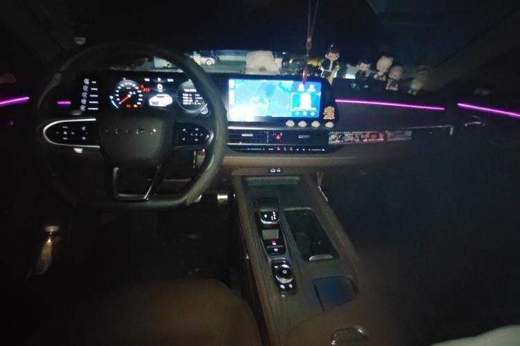 Used Chery Arrizo 8 2023 High-Performance Edition 2.0T DCT Powerfully Equipped Center Console
