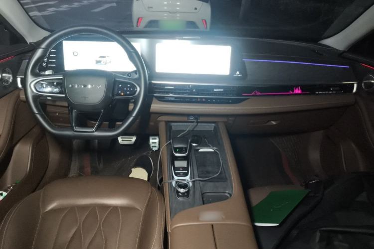 Used Chery Arrizo 8 2023 High-Performance Edition 2.0T DCT Powerfully Equipped Center Console