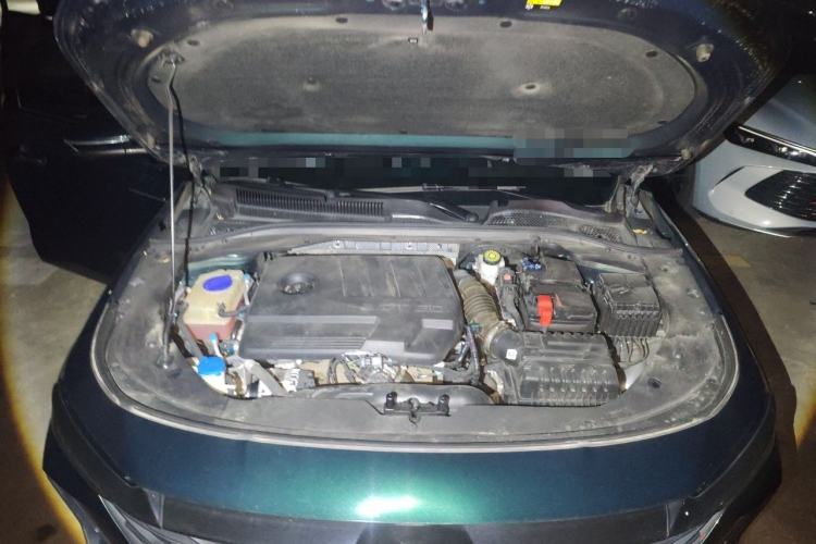 Used Chery Arrizo 8 2023 High-Performance Edition 2.0T DCT Powerfully Equipped Engine Bay