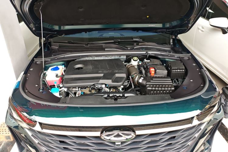 Used Chery Arrizo 8 2023 High-Performance Edition 2.0T DCT Powerfully Equipped Engine Bay