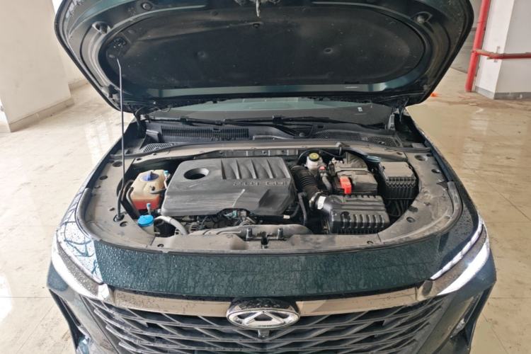 Used Chery Arrizo 8 2023 High-Performance Edition 2.0T DCT Powerfully Equipped Engine Bay