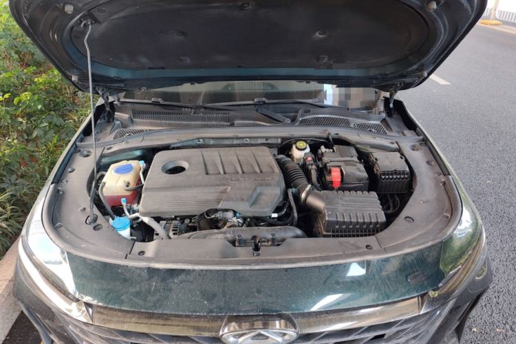 Used Chery Arrizo 8 2023 High-Performance Edition 2.0T DCT Powerfully Equipped Engine Bay