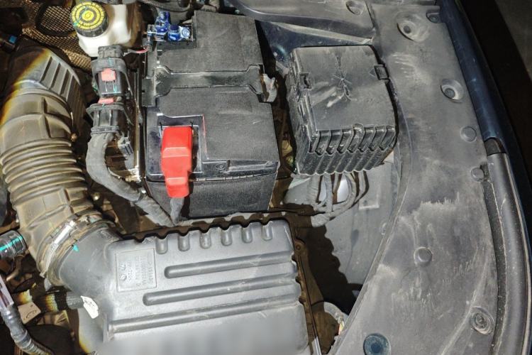 Used Chery Arrizo 8 2023 High-Performance Edition 2.0T DCT Powerfully Equipped Engine Bay Left