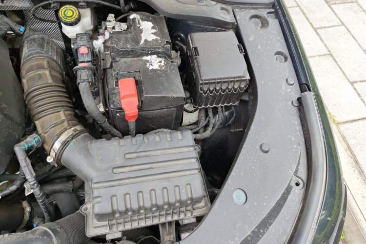 Used Chery Arrizo 8 2023 High-Performance Edition 2.0T DCT Powerfully Equipped Engine Bay Left