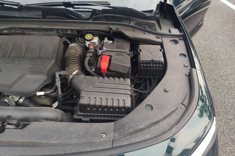 Used Chery Arrizo 8 2023 High-Performance Edition 2.0T DCT Powerfully Equipped Engine Bay Left