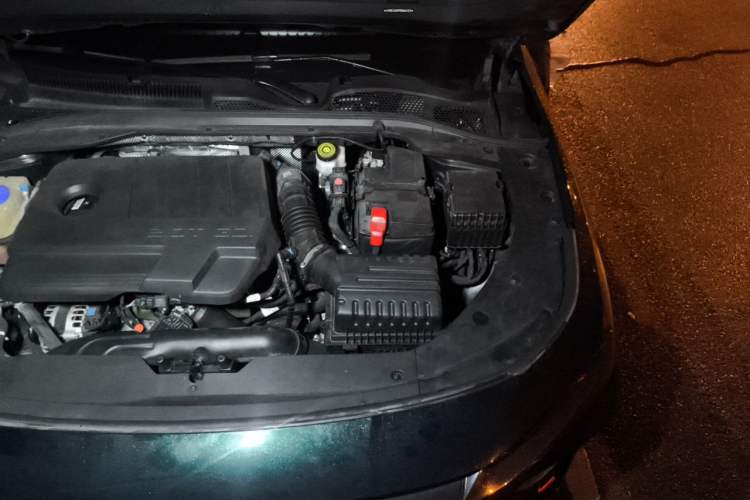 Used Chery Arrizo 8 2023 High-Performance Edition 2.0T DCT Powerfully Equipped Engine Bay Left